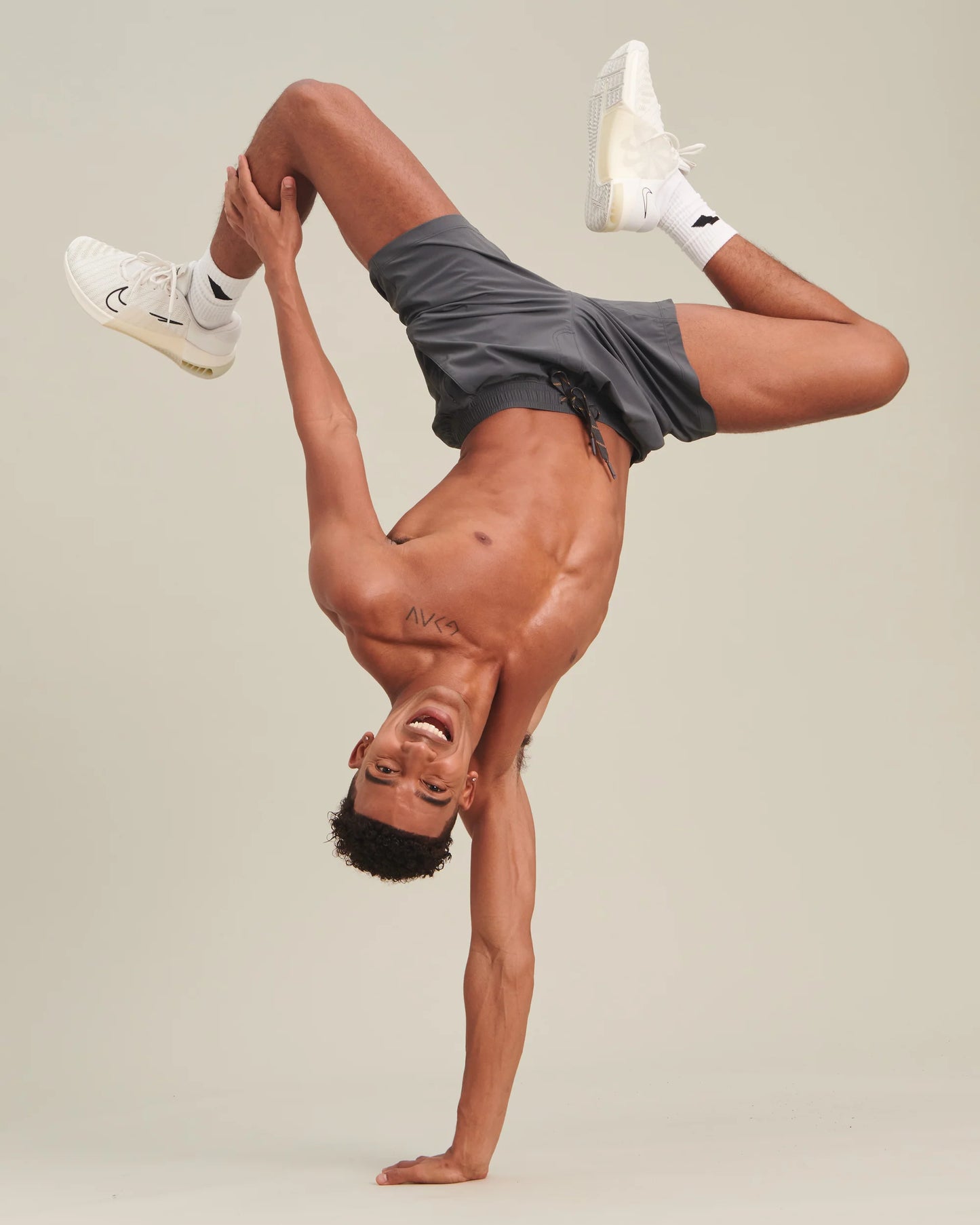 Rhone - 7" Pursuit Short Unlined - Asphalt