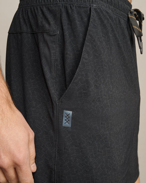 Rhone - 7" Pursuit Short Unlined - Asphalt Linear Texture