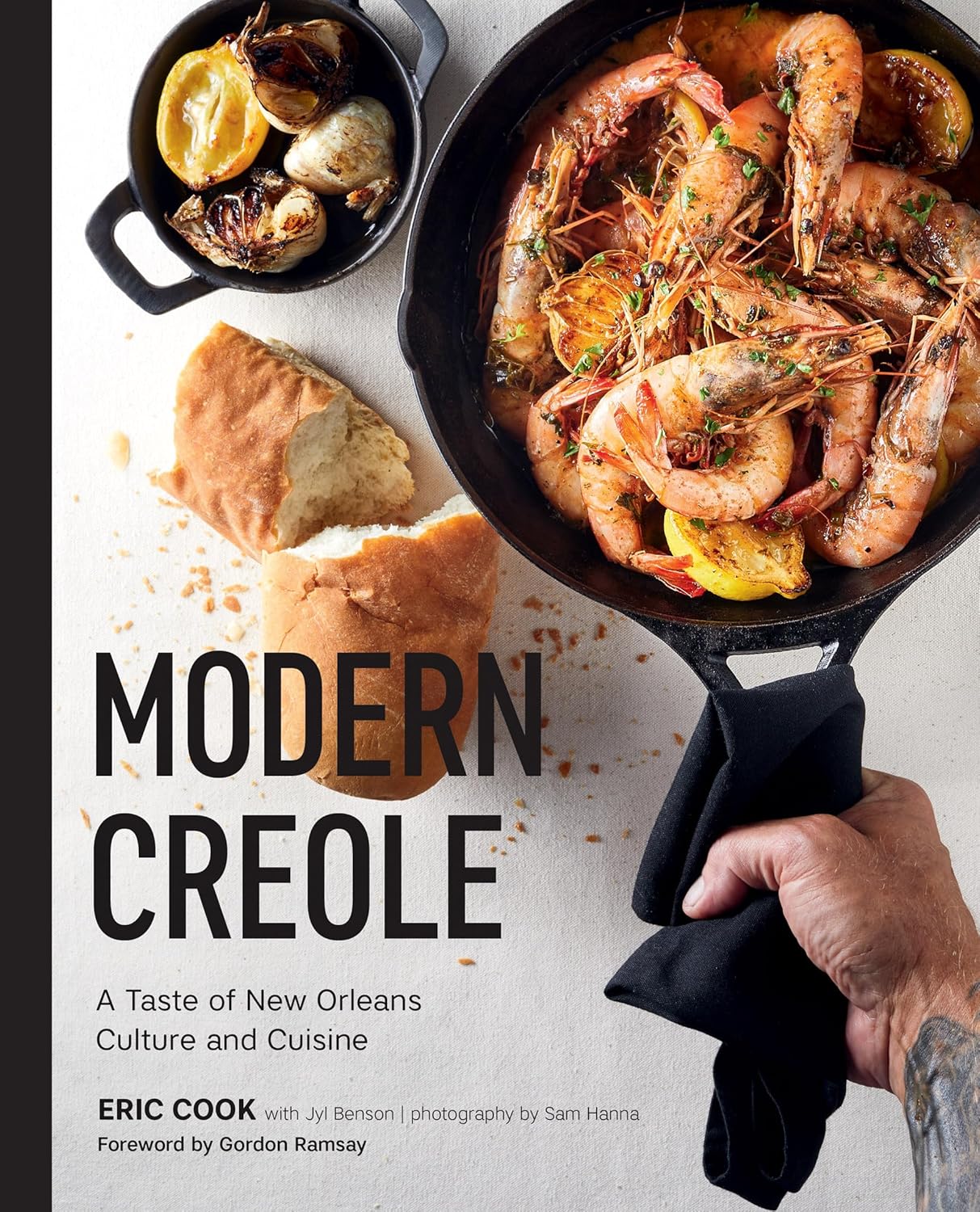 Modern Creole: A Taste of New Orleans Culture and Cuisine - Eric Cook