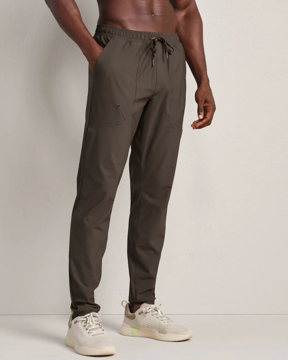 Rhone - Pursuit Pant - Cafe Noir