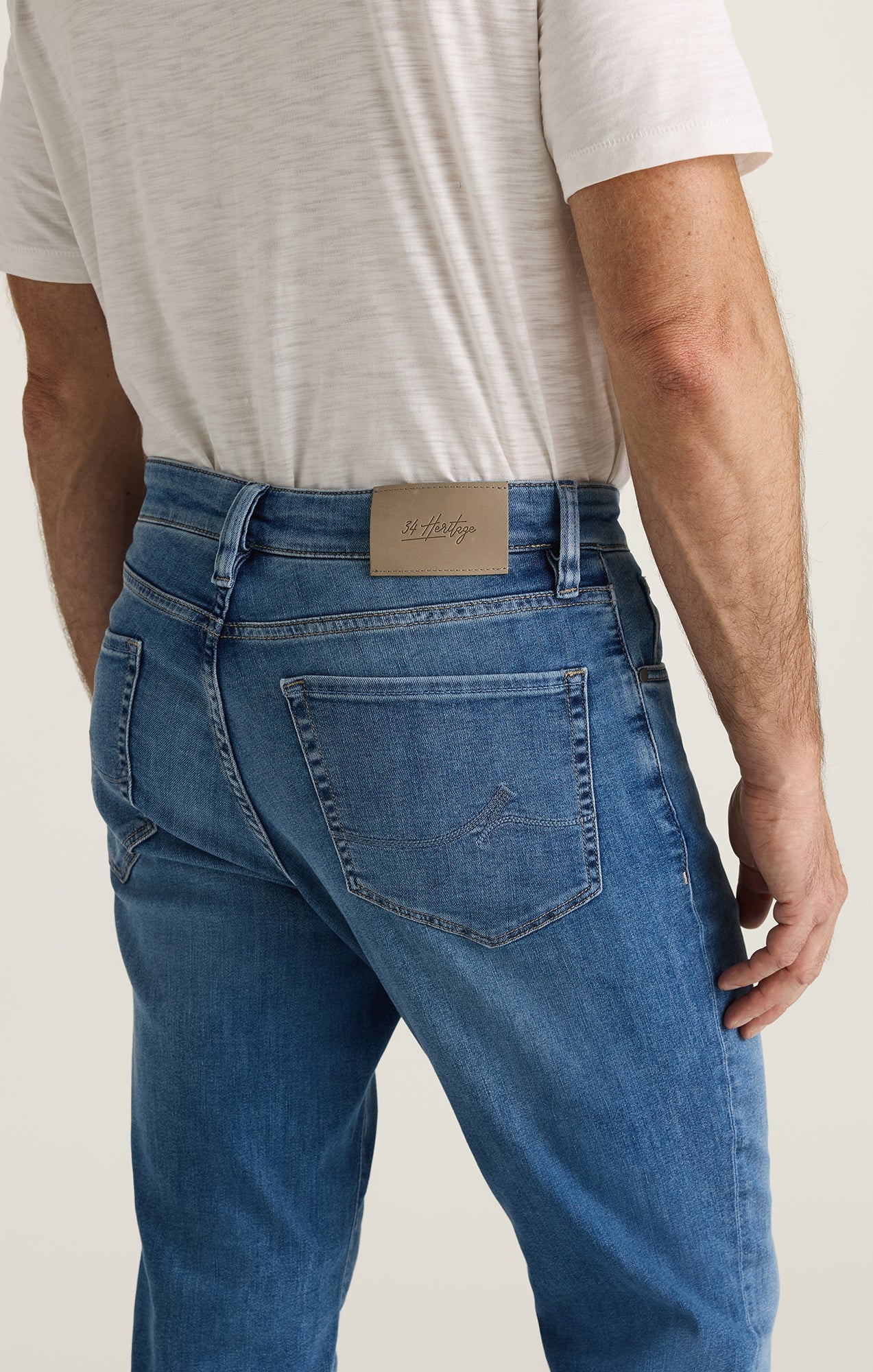 34 Heritage - Charisma Relaxed Straight Jeans - Light Brushed Aerodenim